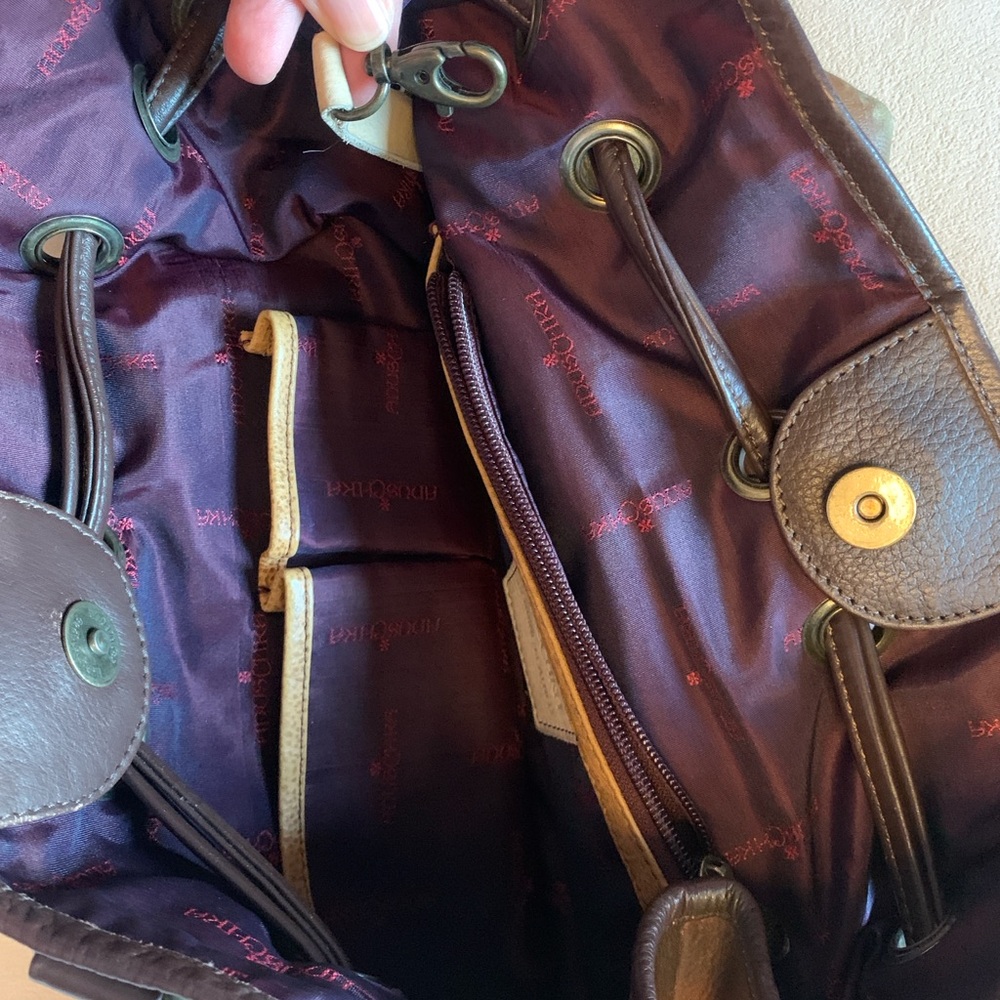 Anuschka bag with hand painted paisley accents - Picture 6 of 8